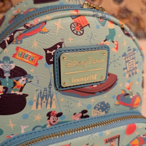 Disney Loungefly Park And Friends Bag - Picture 5 of 10